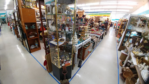 Shopping Mall «Melbourne Shopping Center», reviews and photos, 1355 S Babcock St, Melbourne, FL 32901, USA