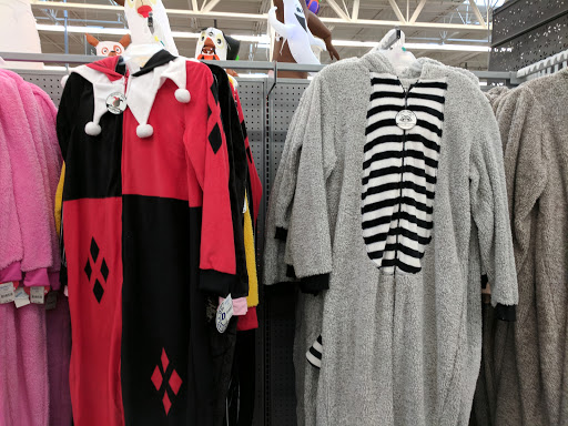 Discount Store «Walmart», reviews and photos, 6501 Veterans Memorial Pkwy, Crestwood, KY 40014, USA