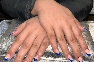Tashupari nail extensions & nail art image