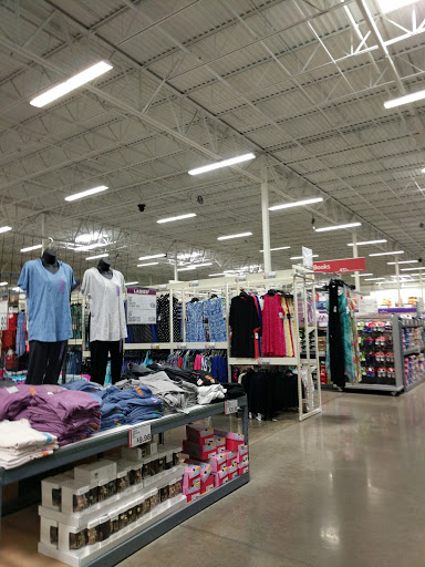 Shopping Mall «Southland Shopping Center», reviews and photos, 6944 W 130th St, Middleburg Heights, OH 44130, USA