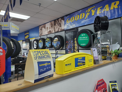 Auto Repair Shop «C & E Tire And Auto Service», reviews and photos, 11901 Indian Rocks Rd, Largo, FL 33774, USA
