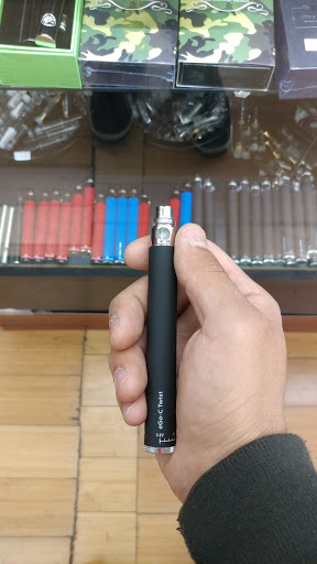 Tobacco Shop «Cig Star - Smoke, Vapor & Glass», reviews and photos, 2060 E Avenida De Los Arboles Suite H, Thousand Oaks, CA 91362, USA