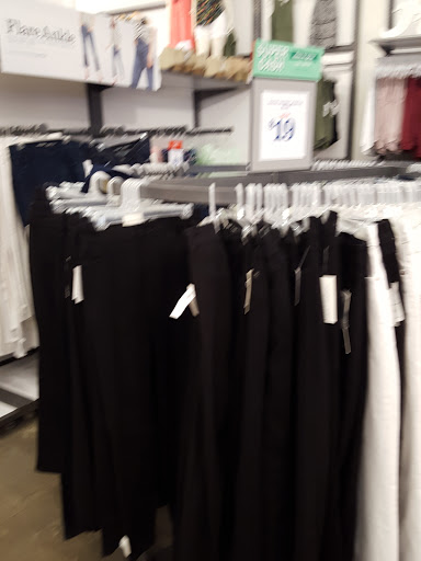 Clothing Store «Old Navy», reviews and photos, 1425 Som Center Rd, Mayfield Heights, OH 44124, USA