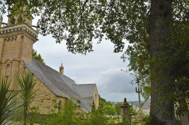 Cottage Chambre d'hôtes CHAMBRES & TABLES D'HÔTES baie de MORLAIX Demeure des Tilleuls 29670 Locquénolé