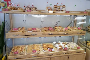 HK Bakery N Cake Cafe 香港麵包蛋糕店 image