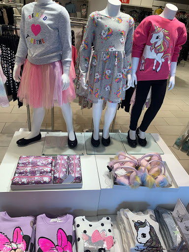 Clothing Store «H&M», reviews and photos, 701 Lynnhaven Pkwy # 1212, Virginia Beach, VA 23452, USA