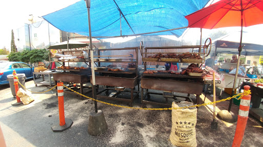 Grocery Store «Handy Market, Wine Store, Craft Beer Shop, Bottle Shop, Choice Meats», reviews and photos, 2514 W Magnolia Blvd, Burbank, CA 91505, USA