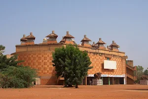 Maison du Peuple image