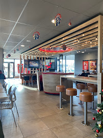 Atmosphère du Restaurant KFC Neuville en Ferrain - n°11