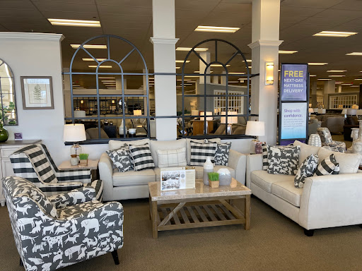 Furniture Store «Raymour & Flanigan Furniture and Mattress Store», reviews and photos, 95 Sunrise Hwy, Patchogue, NY 11772, USA