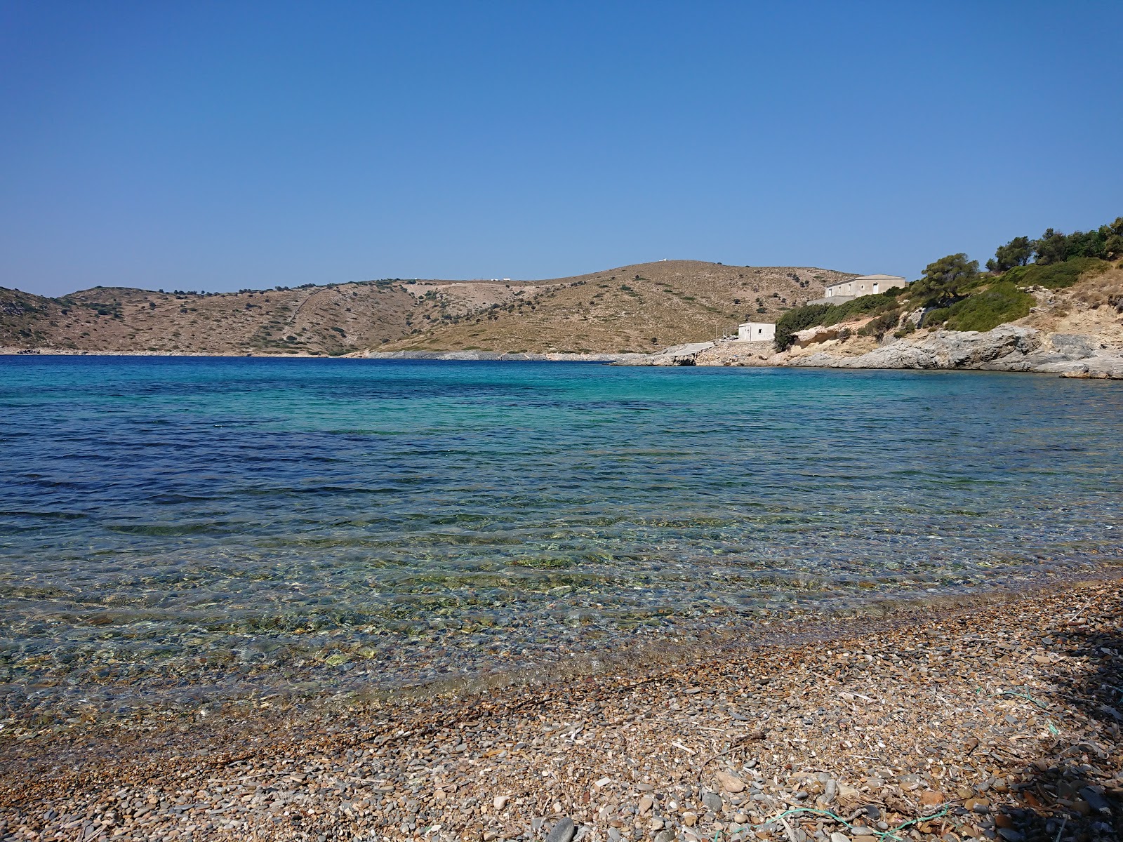 Foto de Agios Nikolaos beach zona salvaje