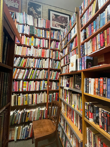 Used Book Store «Downtown Books Bought & Sold», reviews and photos, 624 N Broadway St, Milwaukee, WI 53212, USA