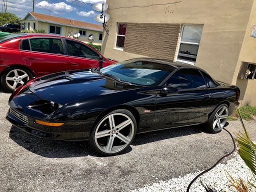 Auto Body Shop «Diamond Auto Painting & Collision», reviews and photos, 1360 Old Dixie Highway, West Palm Beach, FL 33403, USA