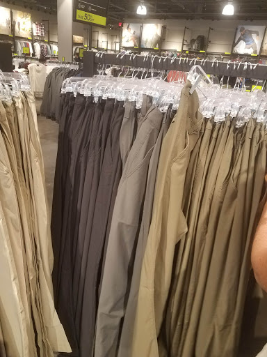 Shopping Mall «Twin Cities Premium Outlets», reviews and photos, 3965 Eagan Outlets Pkwy, Eagan, MN 55122, USA