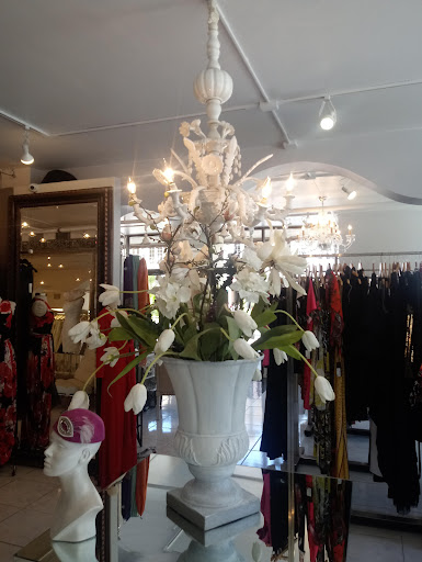 Beauty Salon «Ana Molinari Salon Spa Boutique», reviews and photos, 52 S Palm Ave, Sarasota, FL 34236, USA