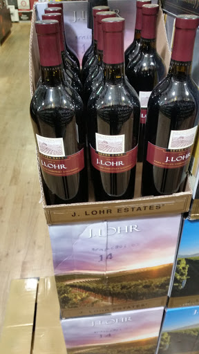 Liquor Store «BevMax», reviews and photos, 835 E Main St, Stamford, CT 06902, USA