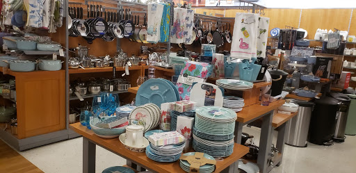 Department Store «T.J. Maxx», reviews and photos, 20 Chapel View Blvd, Cranston, RI 02920, USA