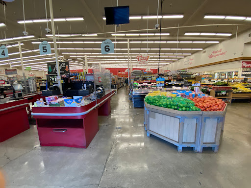 Grocery Store «Grocery Outlet Bargain Market», reviews and photos, 80 E Washington St, Petaluma, CA 94952, USA