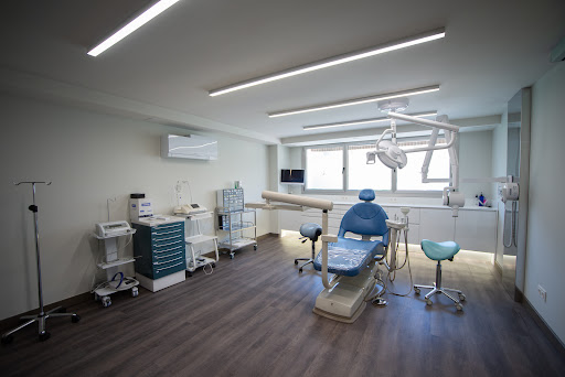 Clínica Dental Julián Y Valderas en Teruel, Teruel