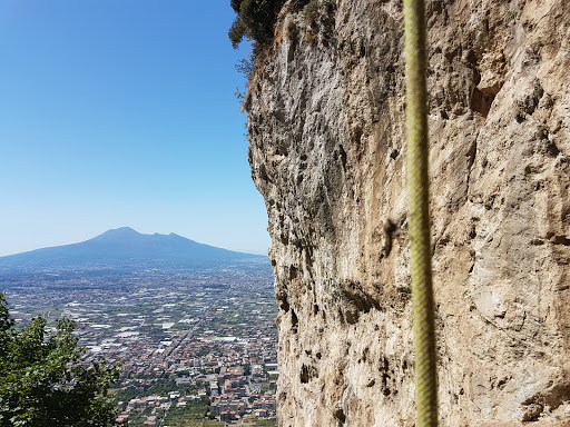 Falesia Di Lettere - Climbing In Napoli