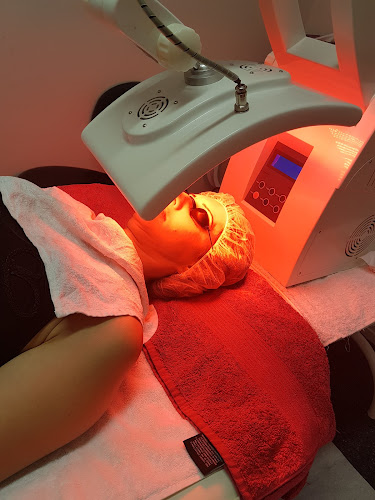 Comments and reviews of Meena's Beauty & Laser