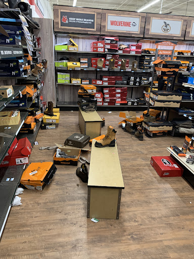 Home Improvement Store «Tractor Supply Co.», reviews and photos, 2385 E Market St, Harrisonburg, VA 22801, USA