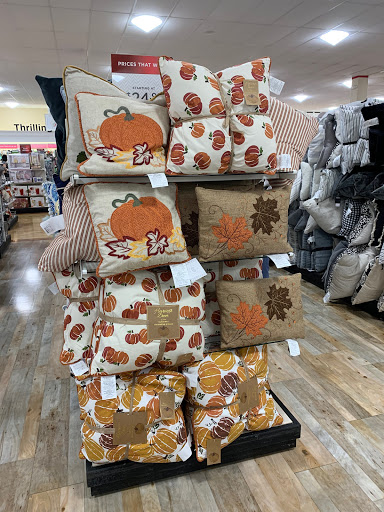 Department Store «HomeGoods», reviews and photos, 850 Providence Blvd, Pittsburgh, PA 15237, USA