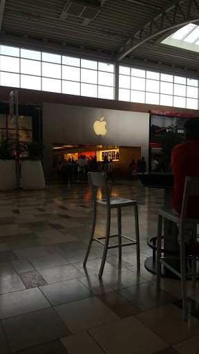 Computer Store «Apple Brandon», reviews and photos, 459 Brandon Town Center Dr, Brandon, FL 33511, USA