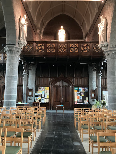 Beoordelingen van Sint-Bartholomeuskerk in Moeskroen - Kerk
