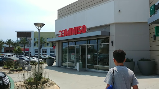 Shopping Mall «Alhambra Place», reviews and photos, 2 E Main St, Alhambra, CA 91801, USA