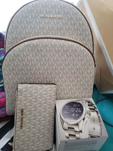 Fashion Accessories Store «Michael Kors», reviews and photos, 5050 Factory Shops Blvd #320, Castle Rock, CO 80108, USA