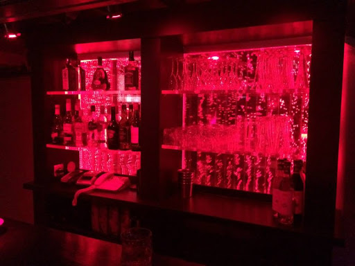 American Bar, bar à champagne, bar à hotesses à Lyon