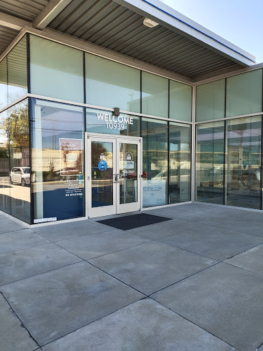 Used Car Dealer «Carvana Houston», reviews and photos, 10939 Katy Fwy, Houston, TX 77079, USA