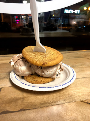 Cookie Shop «Insomnia Cookies», reviews and photos, 402 14th Ave SE, Minneapolis, MN 55414, USA