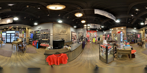 Shoe Store «New Balance Fairlawn», reviews and photos, 2691 W Market St, Fairlawn, OH 44333, USA