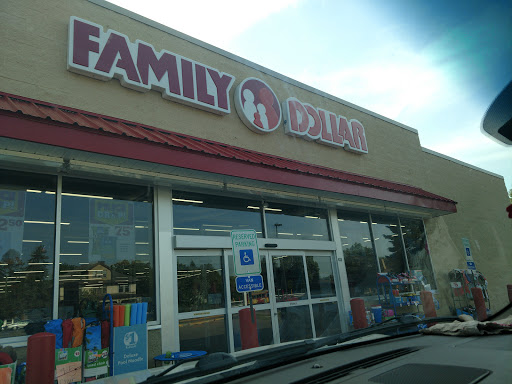 FAMILY DOLLAR, 413 S Main St, Shawano, WI 54166, USA, 