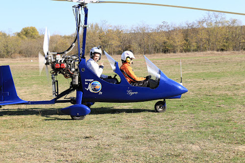 Loisirs Sud Ardèche - Baptême de l'air - parapente ULM autogire hélicoptère avion first flight paragliding microlight à Berrias-et-Casteljau