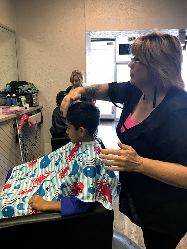 Beauty Salon «Cuts Ltd Beauty Salon», reviews and photos, 207 W Main St, League City, TX 77573, USA