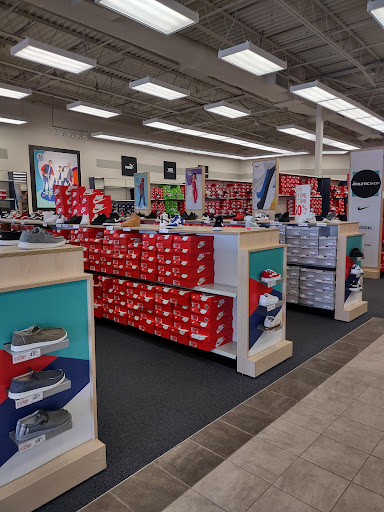 Shoe Store «Rack Room Shoes», reviews and photos, 11667 Bandera Rd, San Antonio, TX 78250, USA