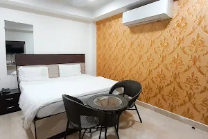 Happy Homes - Guest House In Dwarka image