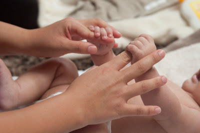 Ateliers Massage Bébé avec une Ostéopathe à Wattrelos