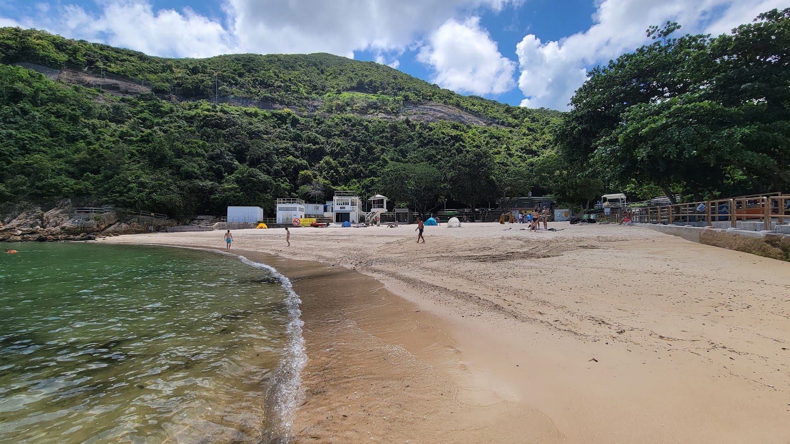 Photo de Turtle Cove Beach avec sable lumineux de surface