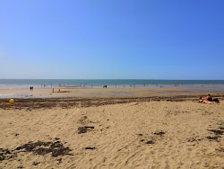 Plage des Tonnelles'in fotoğrafı düz ve uzun ile birlikte