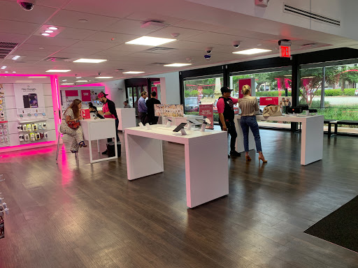 Cell Phone Store «T-Mobile», reviews and photos, 280 Alhambra Cir, Coral Gables, FL 33134, USA
