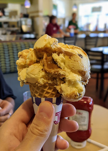 American Restaurant «Newport Creamery», reviews and photos, 1256 Warwick Ave, Warwick, RI 02888, USA