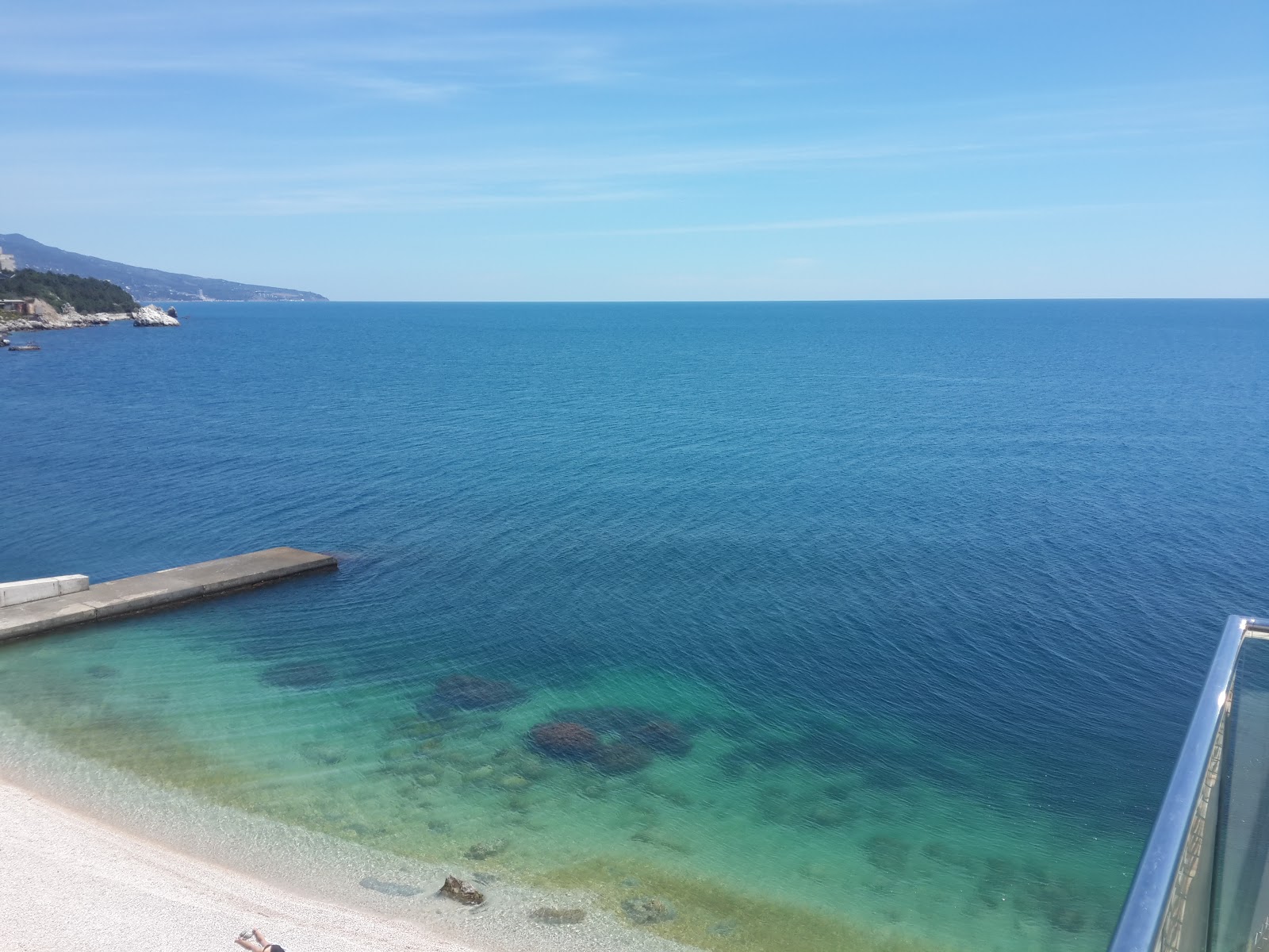 Fotografija Foros beach z prostorni večplastni zalivi