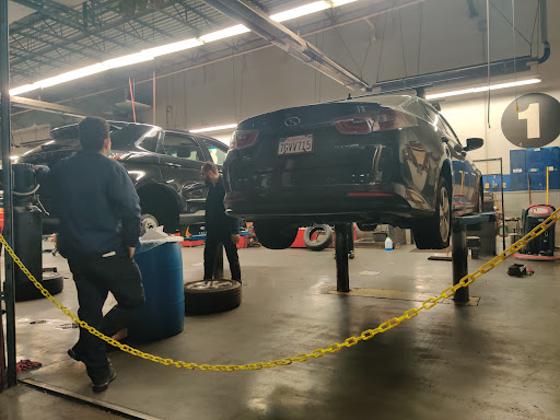 Auto Parts Store «Pep Boys Auto Parts & Service», reviews and photos, 201 W Huntington Dr, Monrovia, CA 91016, USA