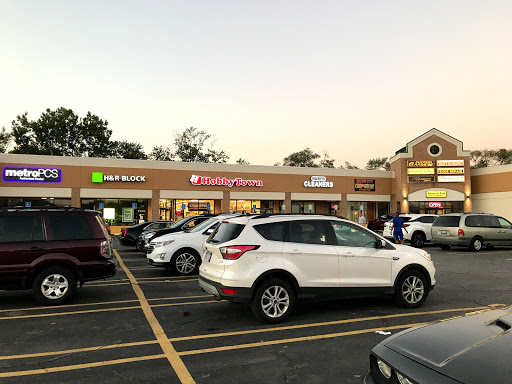 Shopping Mall «Harvard Row Mall», reviews and photos, 21762 W Eleven Mile Rd, Southfield, MI 48076, USA