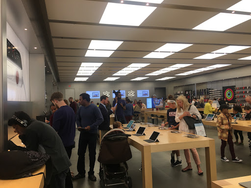 Computer Store «Apple King of Prussia», reviews and photos, 160 N Gulph Rd, King of Prussia, PA 19406, USA