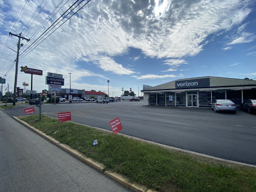Cell Phone Store «Verizon Authorized Retailer - A Wireless», reviews and photos, 703 S Cumberland St, Lebanon, TN 37087, USA